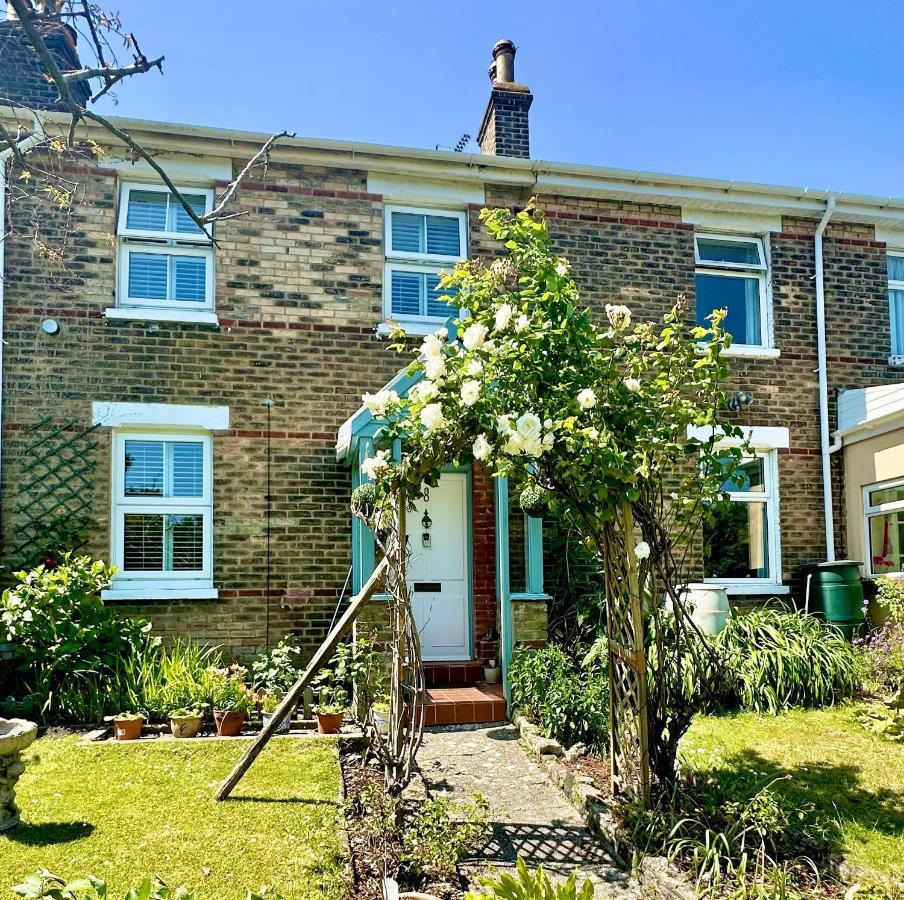 Garden Cottage - 3 Bedroom Close To Town And Beach Bournemouth Eksteriør billede