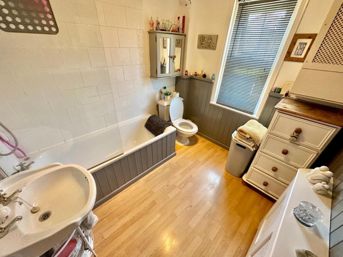 Garden Cottage - 3 Bedroom Close To Town And Beach Bournemouth Eksteriør billede