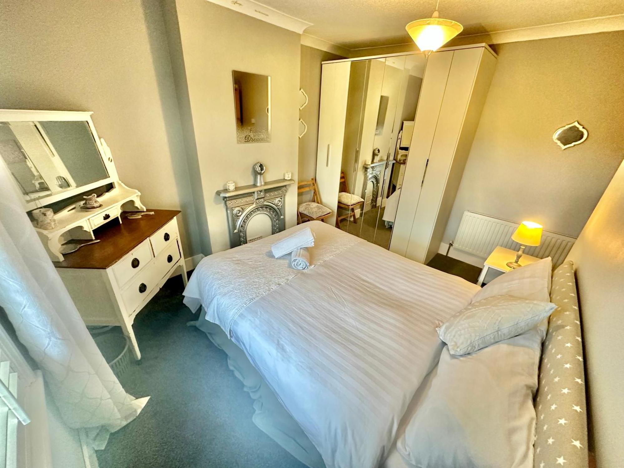 Garden Cottage - 3 Bedroom Close To Town And Beach Bournemouth Eksteriør billede