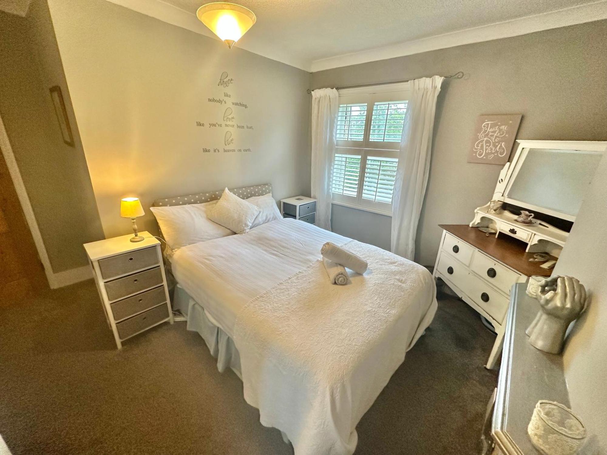 Garden Cottage - 3 Bedroom Close To Town And Beach Bournemouth Eksteriør billede